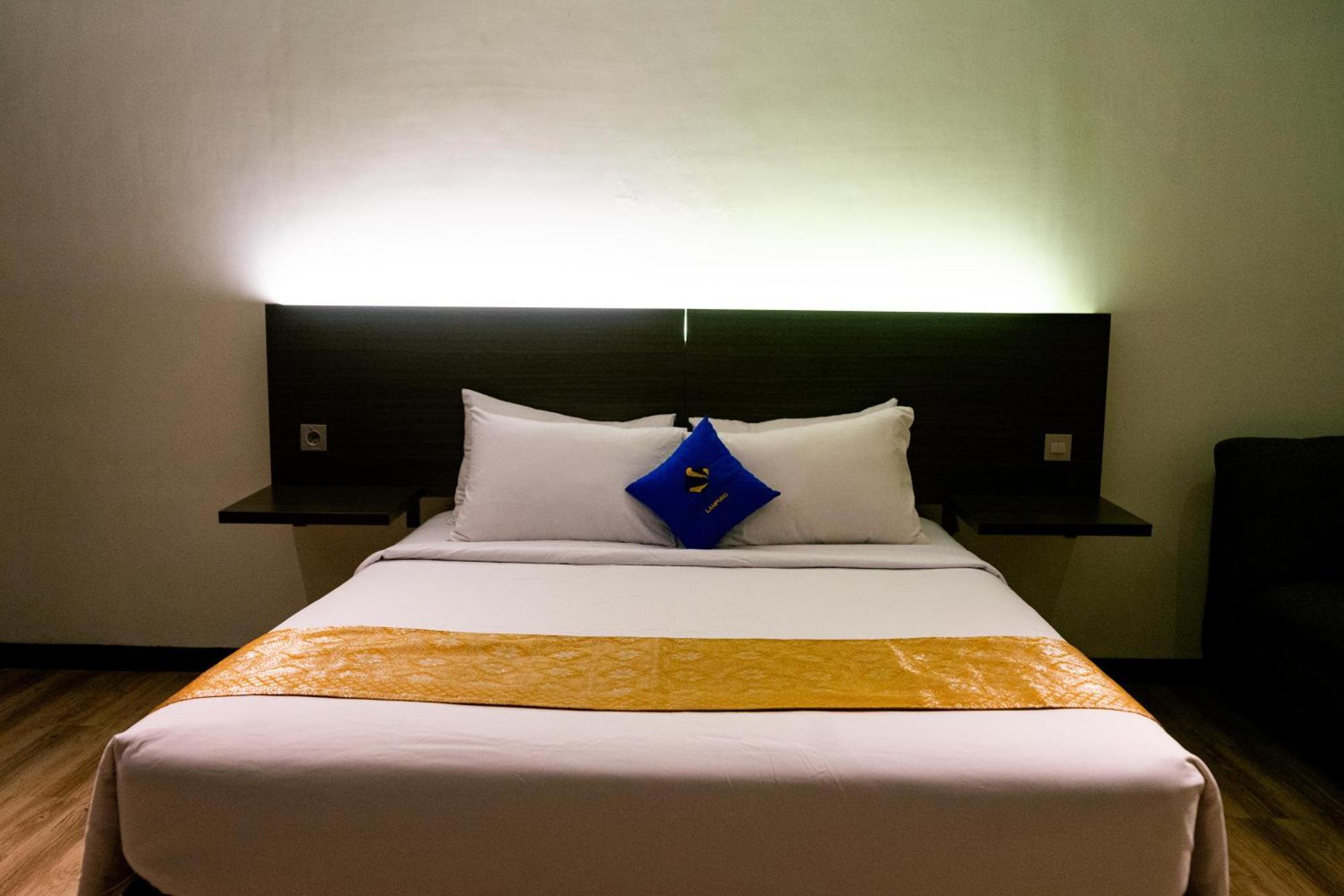 Yunna Hotel Lampung Bandar Lampung Exterior foto