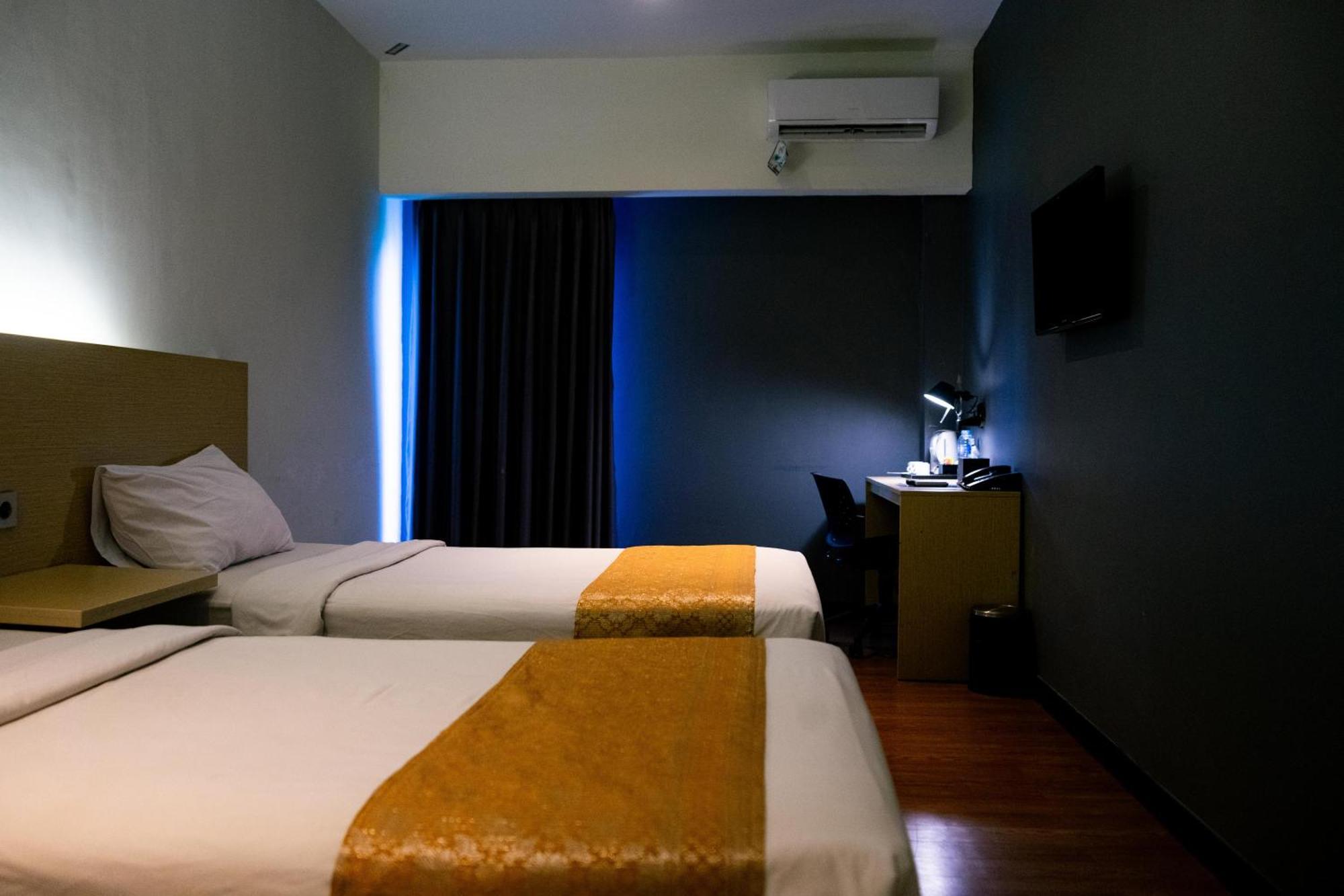 Yunna Hotel Lampung Bandar Lampung Exterior foto