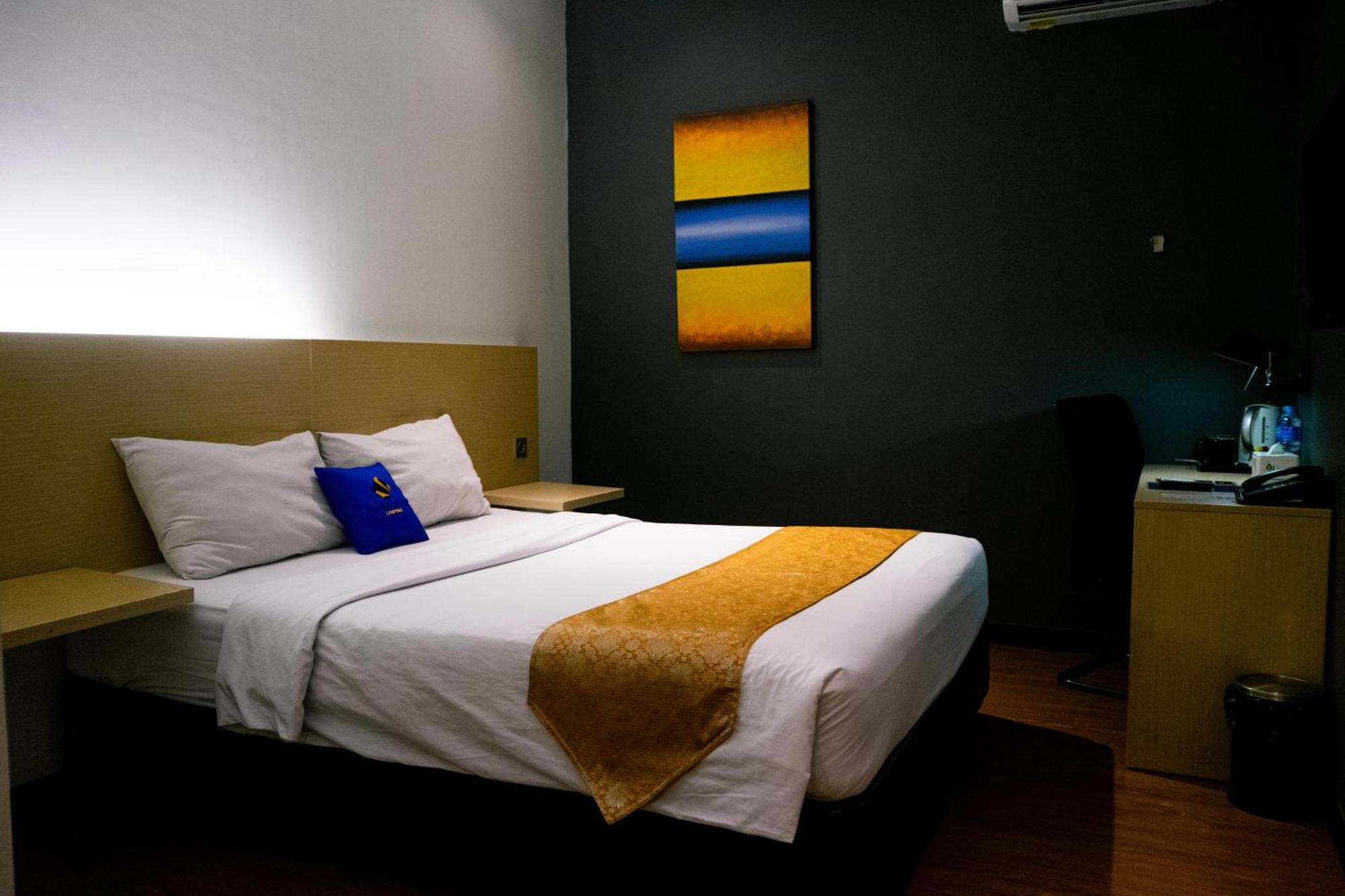 Yunna Hotel Lampung Bandar Lampung Exterior foto